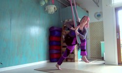 Aerial Yoga - Hip Stretchy Flow