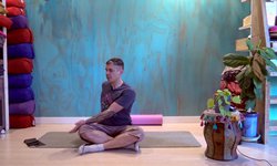 Gentle Yoga - Shoulders & Twists