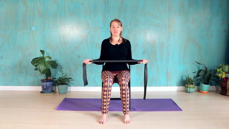 chair-yoga-stable-shoulders.jpg